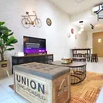 2Br Chic Vintage Industrial Southkey Mosaic Jb