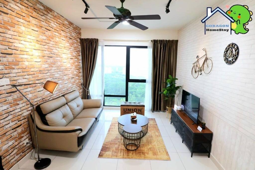 2br Chic Vintage Industrial Southkey Mosaic Jb Apartemen